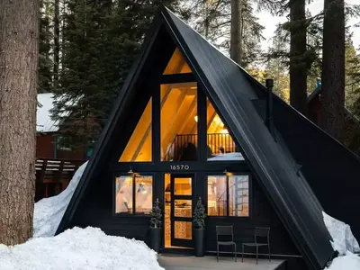 Проект дома A-Frame Black 74, 74 м²